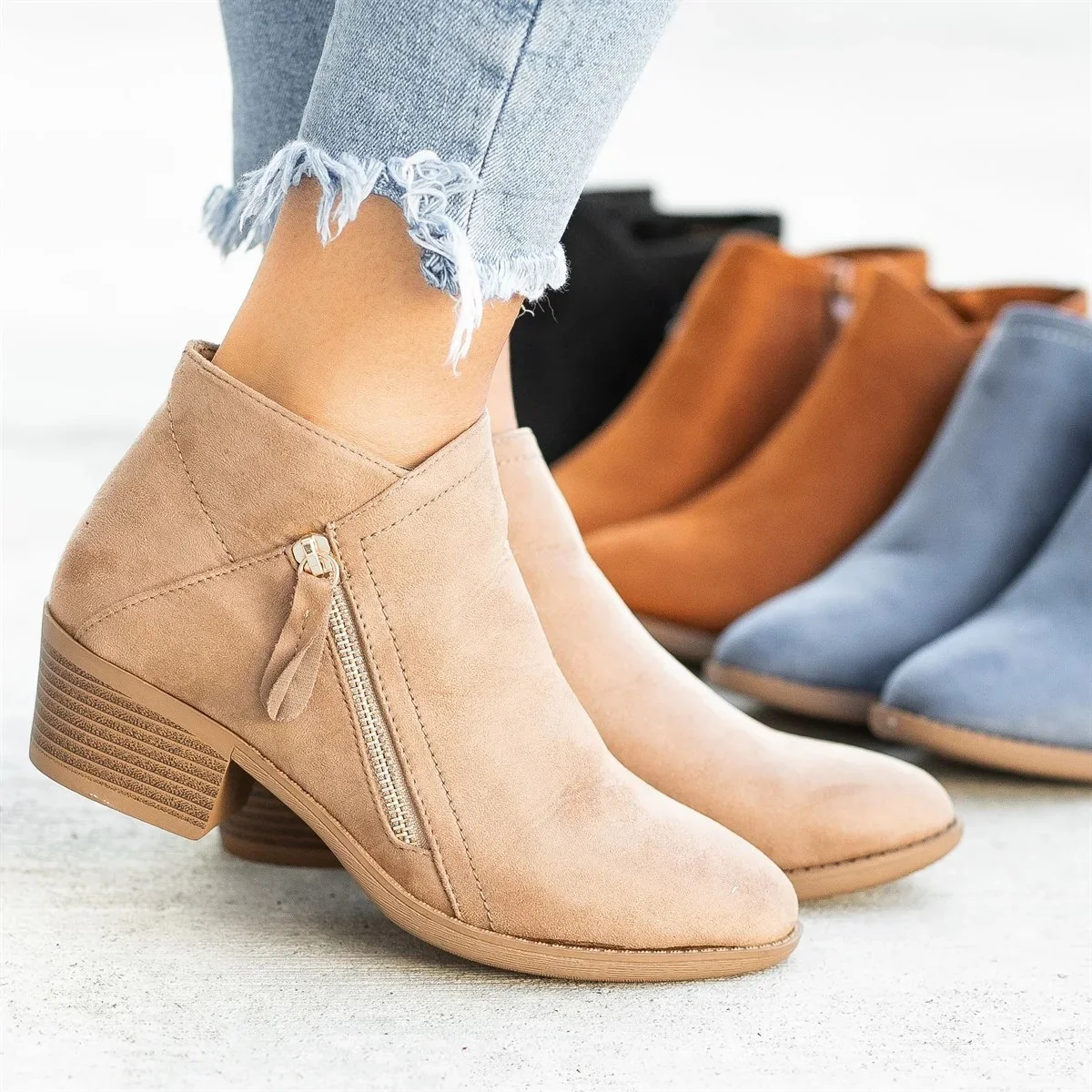 Damen Ankle Boots mit modischem Reißverschluss und komfortablem Blockabsatz Heidi Mode