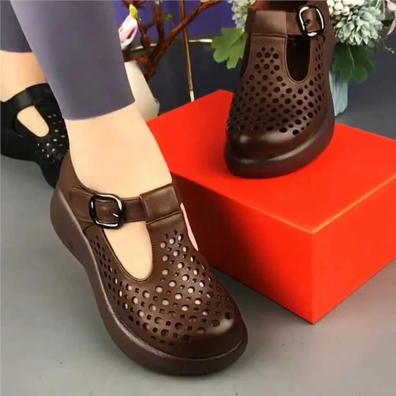 Damen Atmungsaktive Clogs mit verstellbarem Riemen und rutschfester Sohle Heidi Mode - Image 2