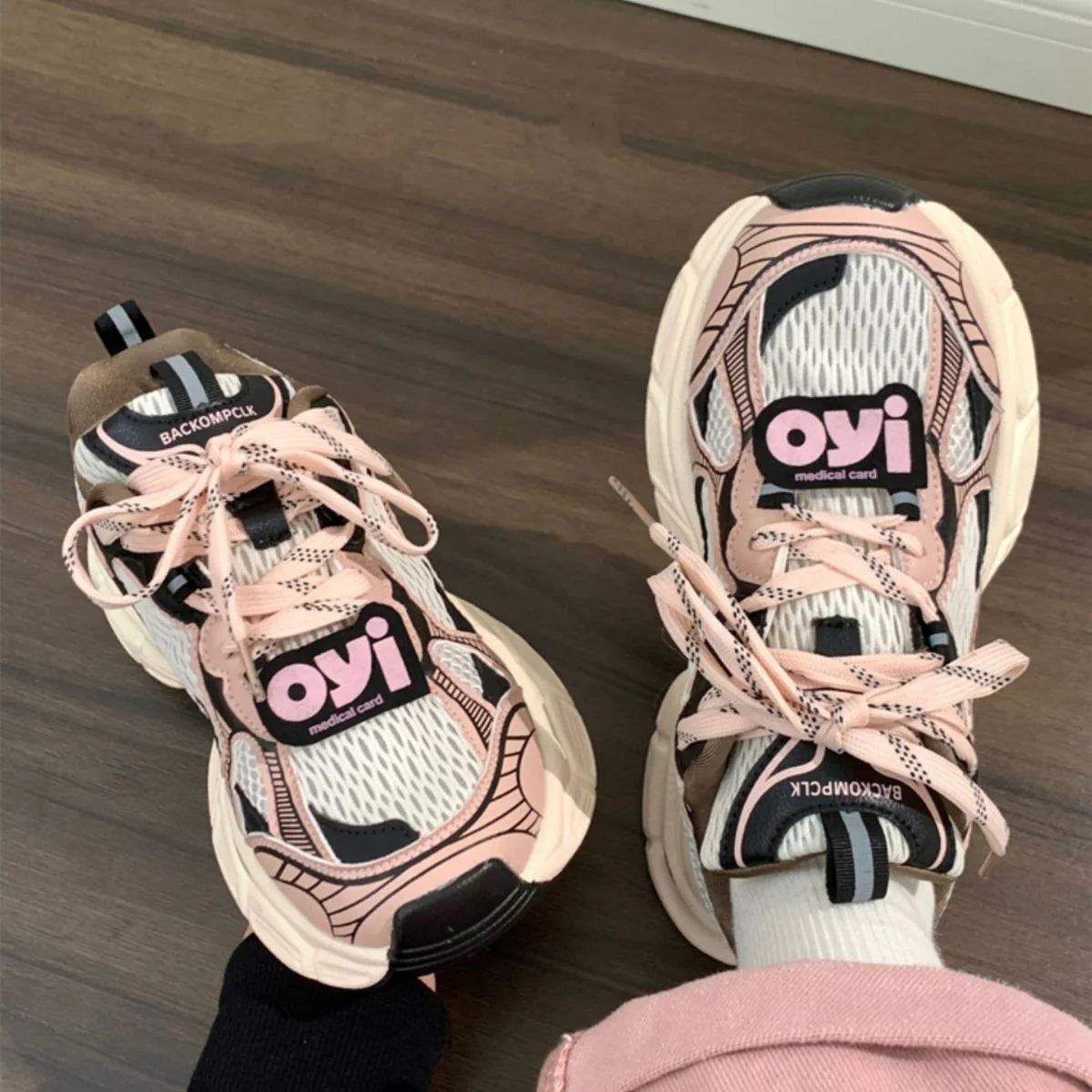 Damen Atmungsaktive Lauf Sneakers mit gepolsterter Sohle und trendigem Design Heidi Mode - Image 2