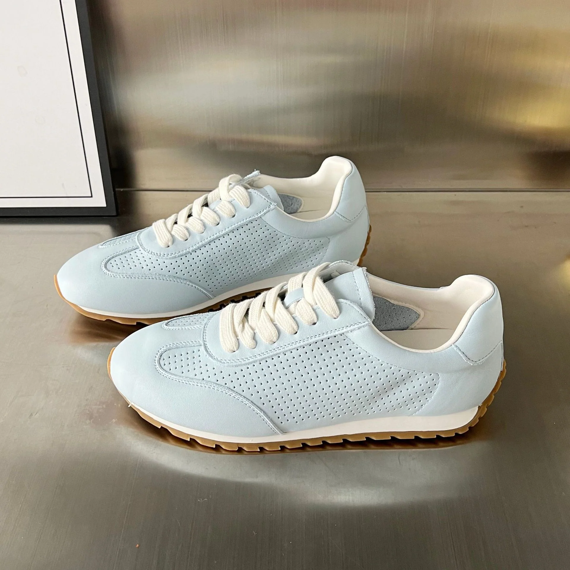 Damen Atmungsaktive Modische Sneakers mit perforierter Oberfläche und rutschfester Sohle Heidi Mode - Image 8