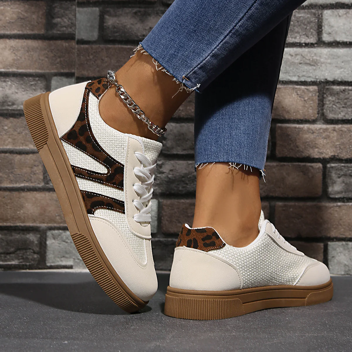 Damen Atmungsaktive Sneakers mit trendigen Leo-Akzenten Heidi Mode - Image 4