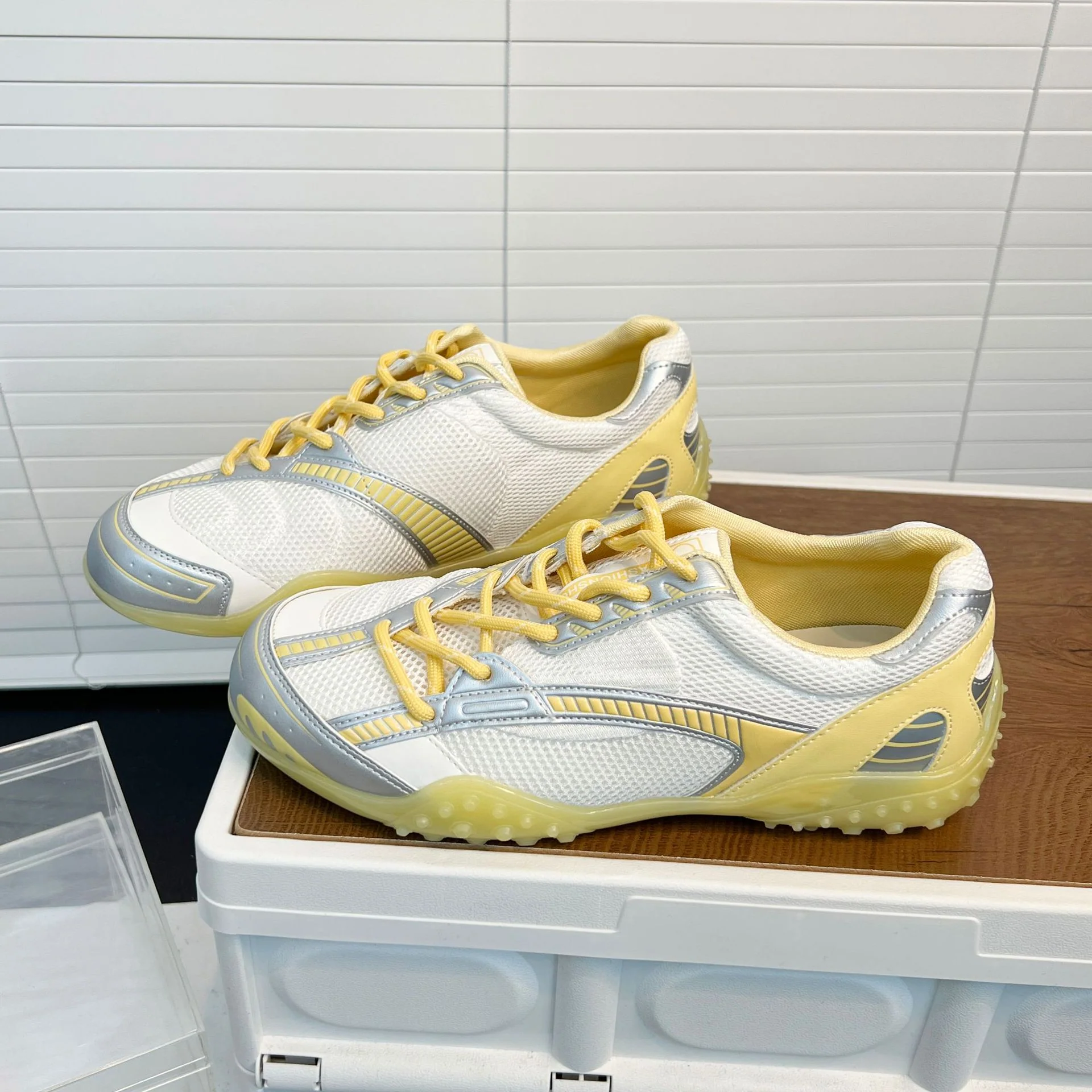 Damen Atmungsaktive Sport Sneakers mit innovativem Design und rutschfester Sohle Heidi Mode - Image 6