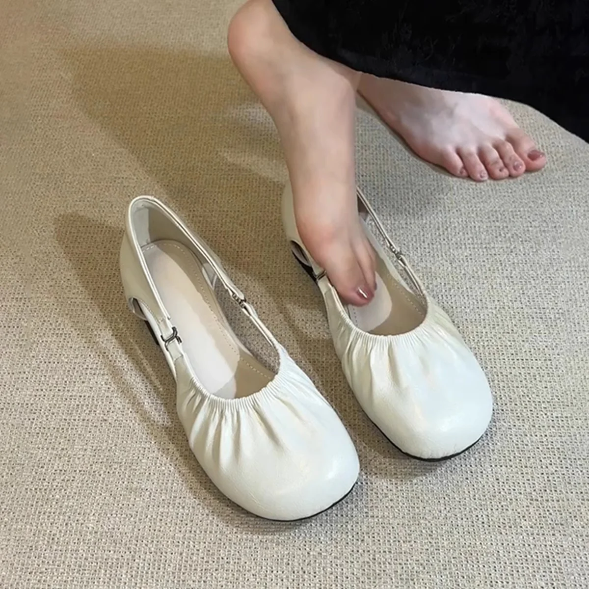 Damen Ballerinas mit elastischem Falten-Design und anpassbarem Riemen Heidi Mode - Image 2