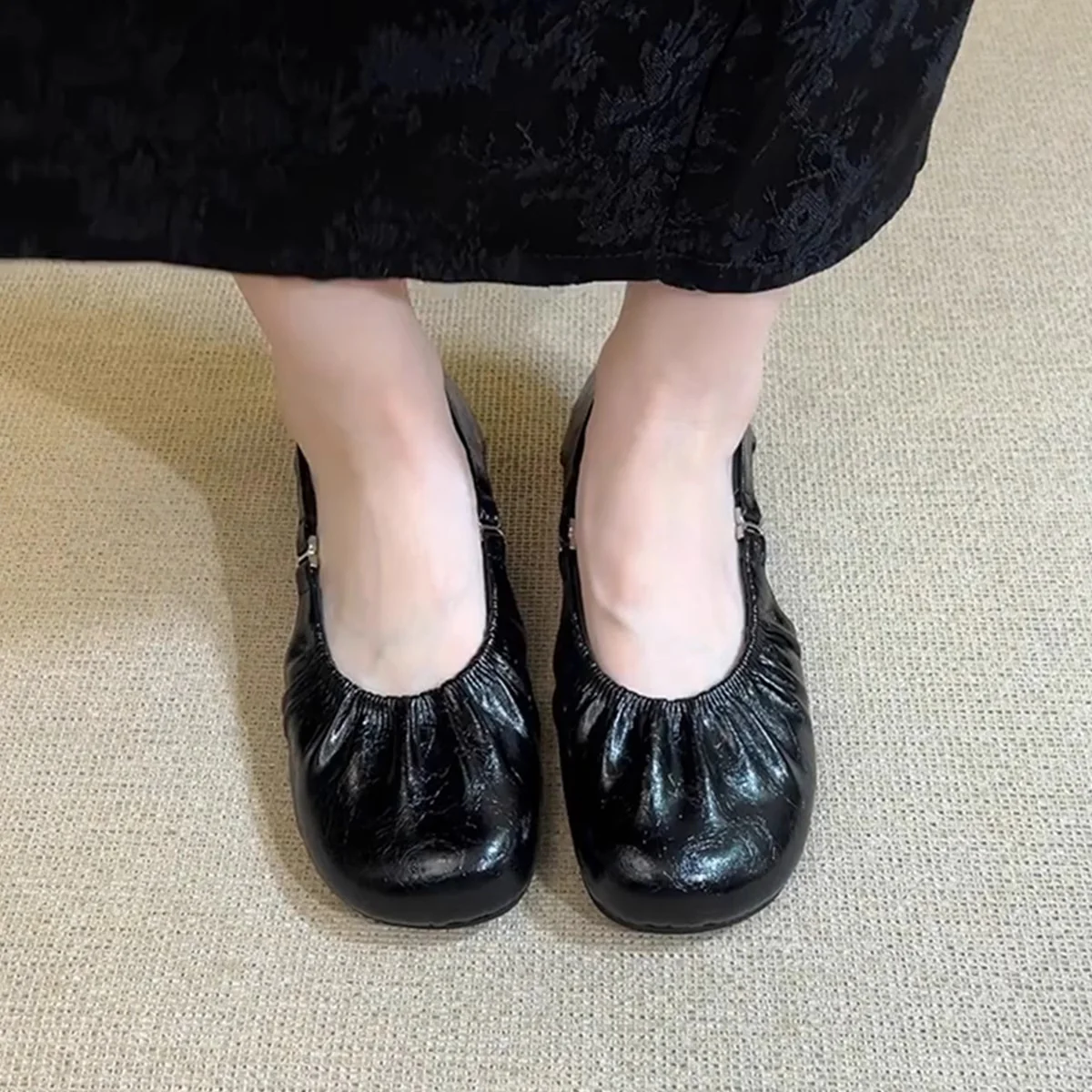 Damen Ballerinas mit elastischem Falten-Design und anpassbarem Riemen Heidi Mode - Image 4