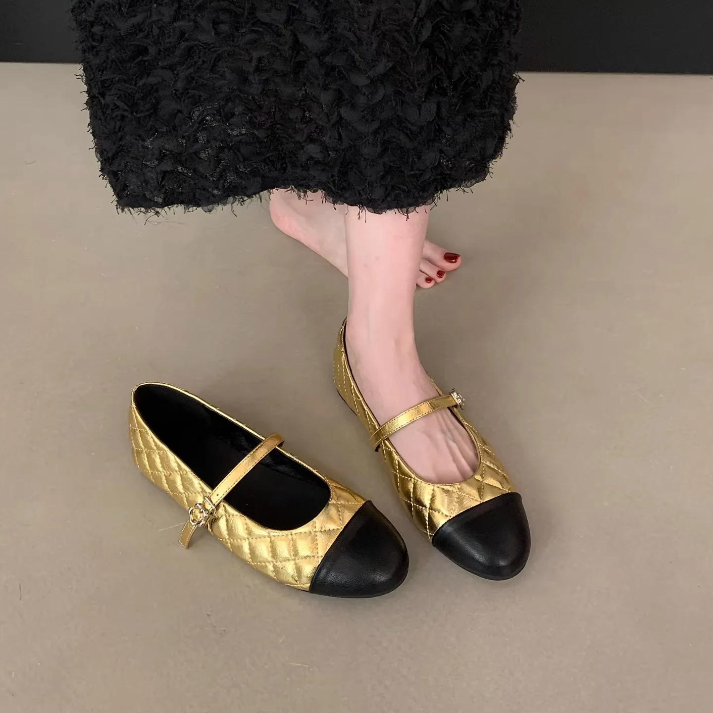 Damen Ballerinas mit elegantem Riemen und glänzendem Metallakzent Heidi Mode - Image 3