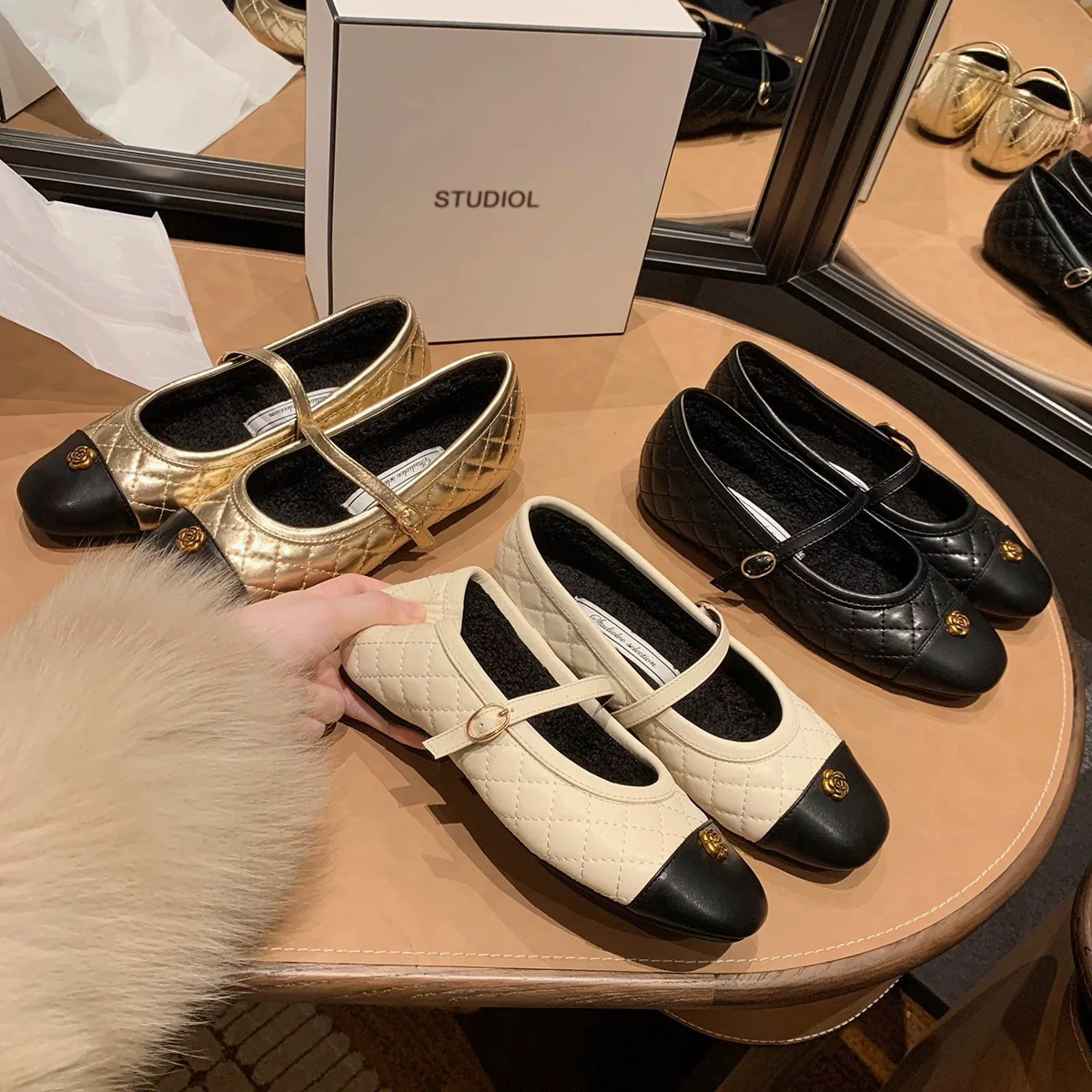 Damen Ballerinas mit elegantem Riemen und modischem Kick-Design Heidi Mode