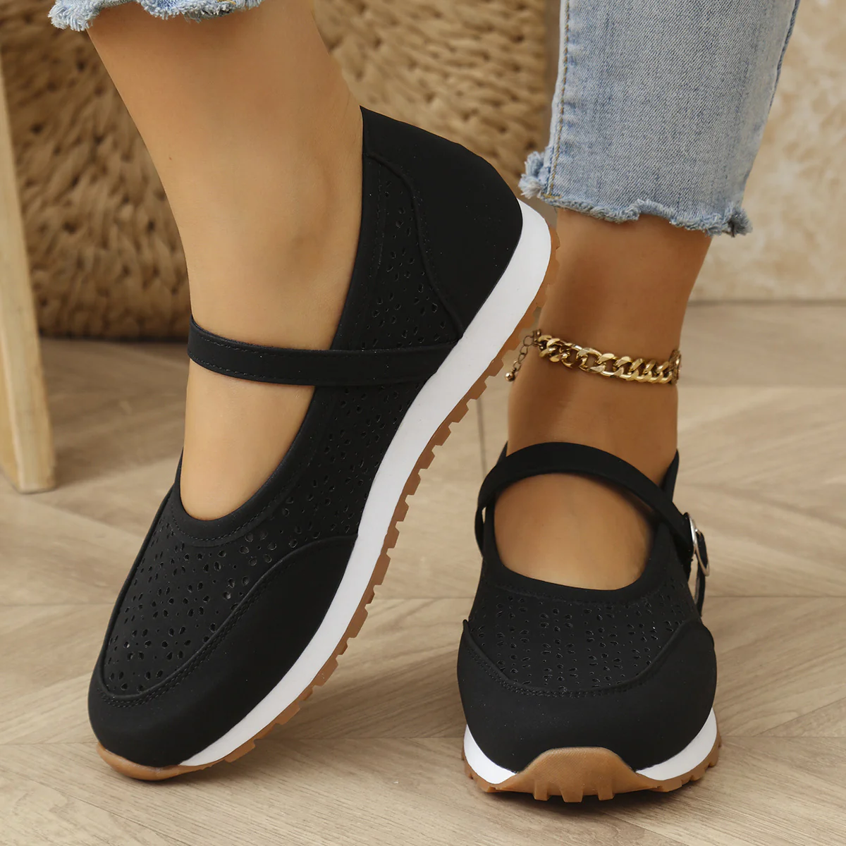 Damen Ballerinas mit elegantem Riemen und perforierter Oberflächenstruktur Heidi Mode - Image 2