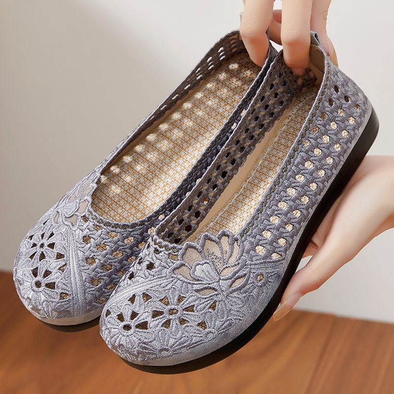Damen Ballerinas mit floralem Lochdesign und rutschfester Sohle Heidi Mode
