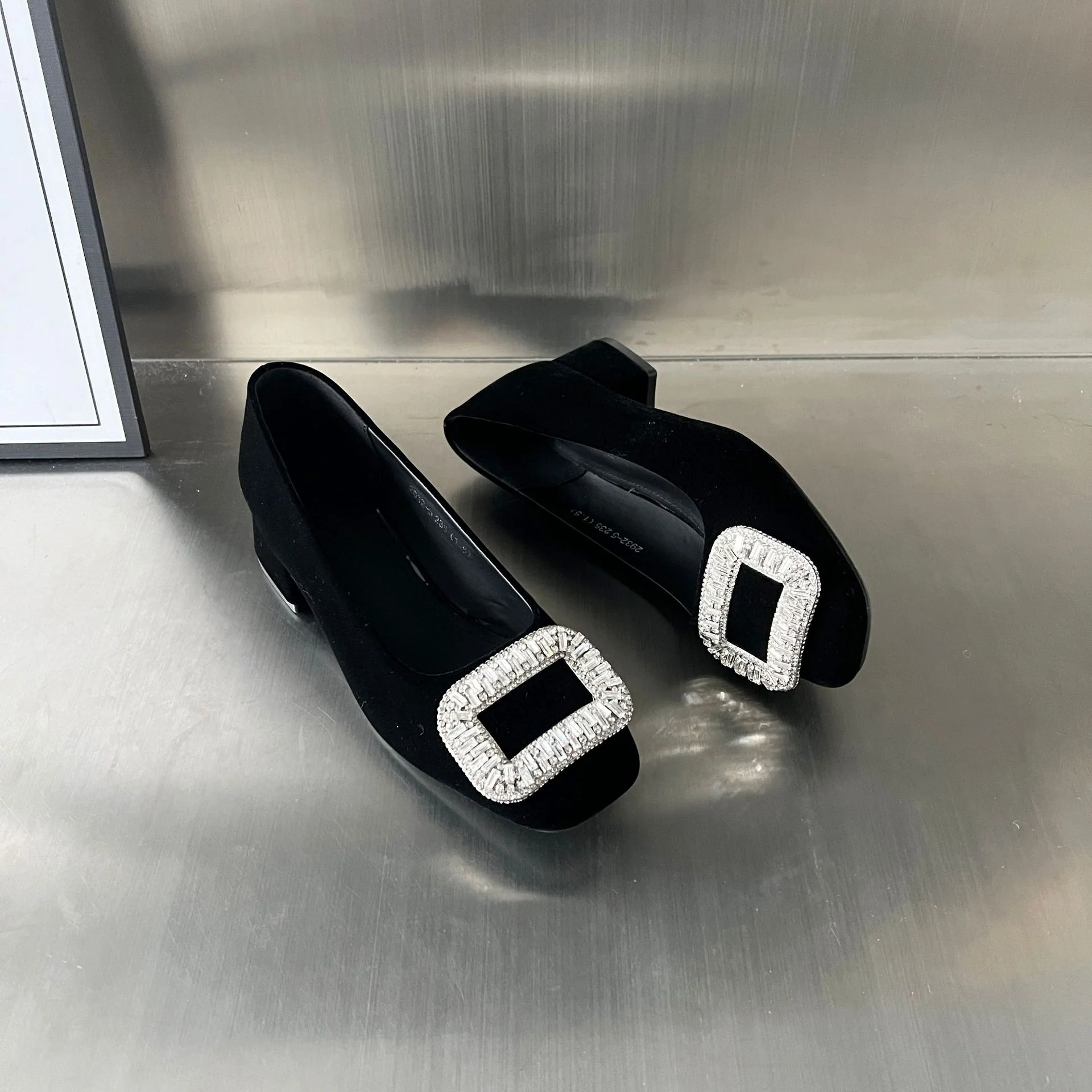 Damen Ballerinas mit funkelndem Schmuckdetail und bequemem Absatz Heidi Mode - Image 3