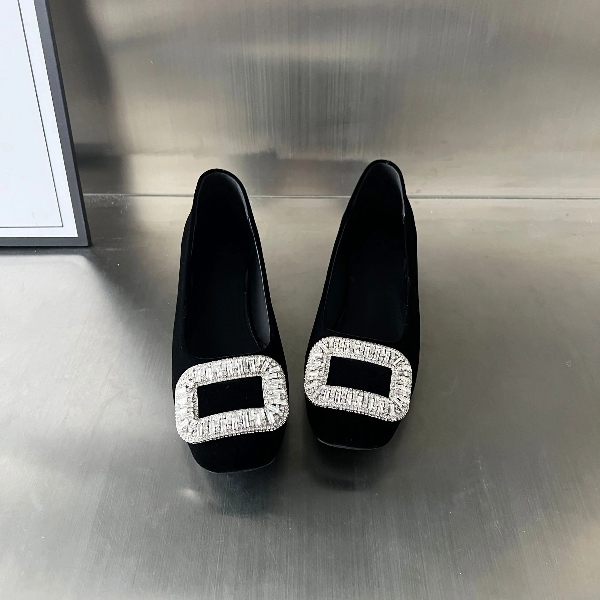 Damen Ballerinas mit funkelndem Schmuckdetail und bequemem Absatz Heidi Mode - Image 5