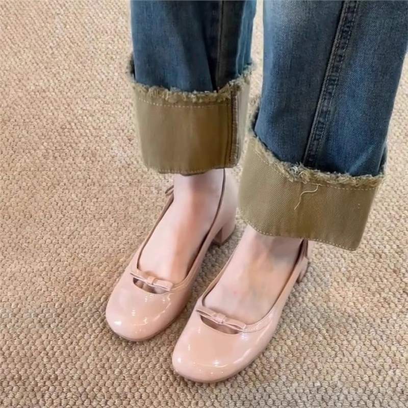 Damen Ballerinas mit komfortablem Blockabsatz und floraler Schnallenverzierung Heidi Mode - Image 4