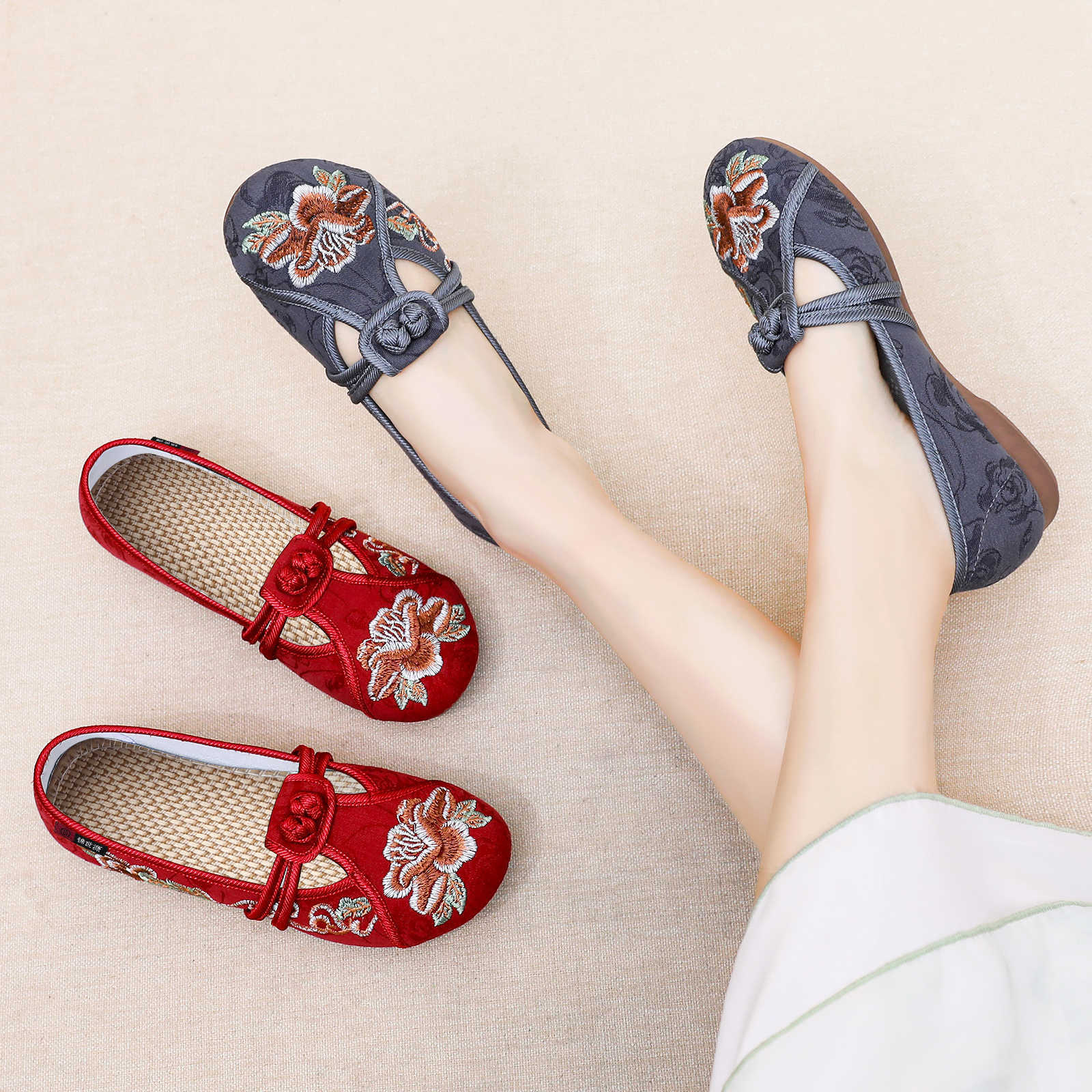 Damen Ballerinas mit kunstvollem Blumenstickerei und elastischem Riemen Heidi Mode - Image 4