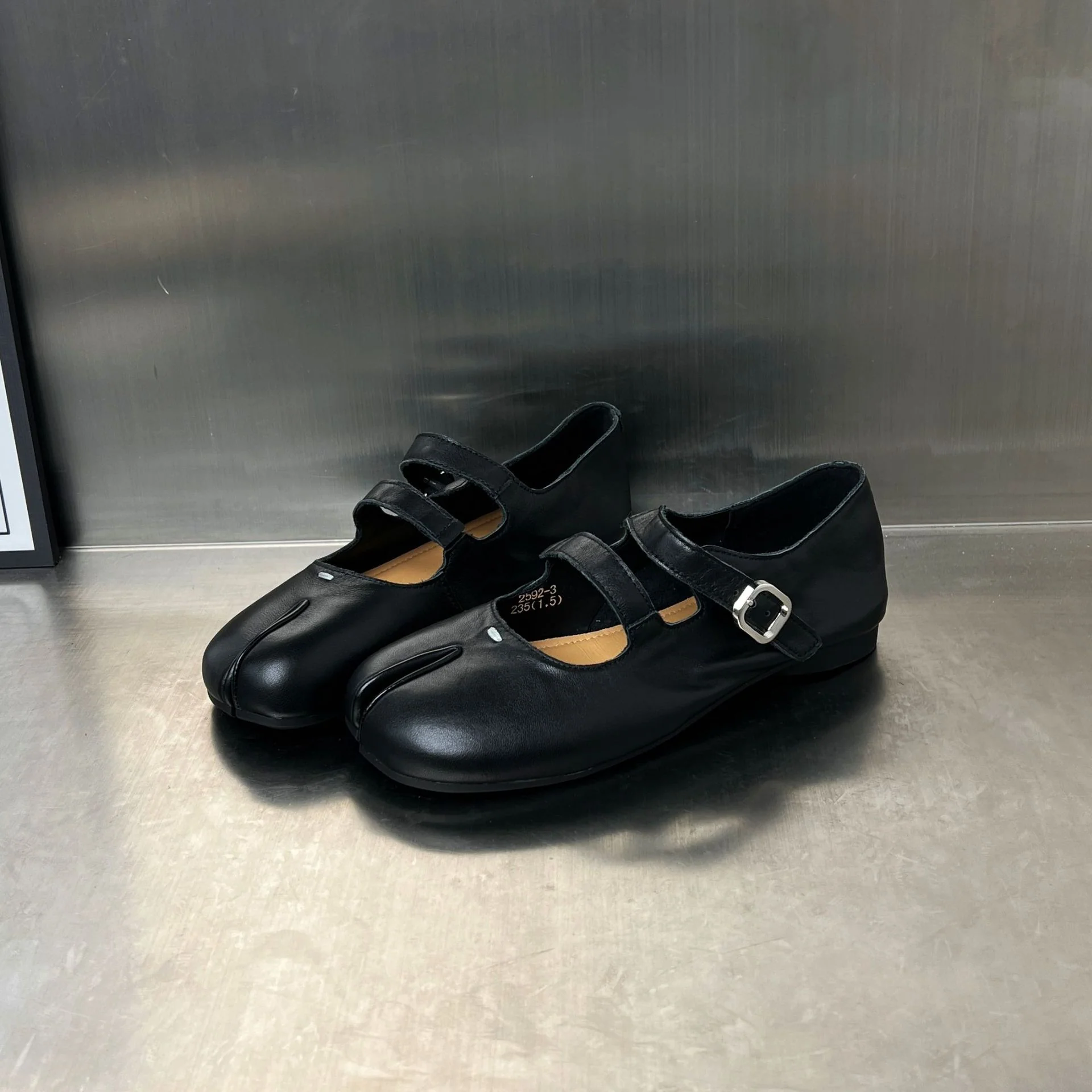 Damen Ballerinas mit modischem Riemen und anatomischem Fußbett Heidi Mode - Image 2