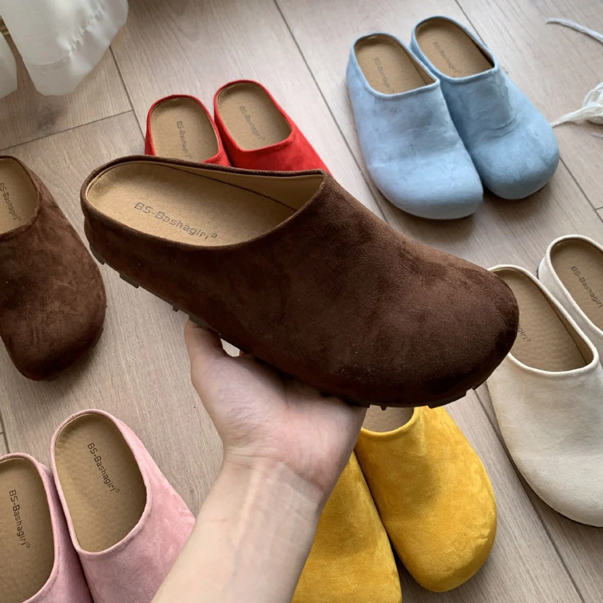 Damen Bequeme Clogs Aus Softem Obermaterial mit Ergonomischem Design Heidi-Mode - Image 3