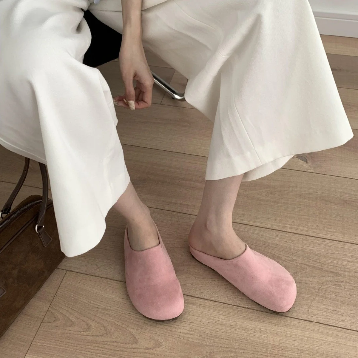 Damen Bequeme Clogs Aus Softem Obermaterial mit Ergonomischem Design Heidi-Mode - Image 4