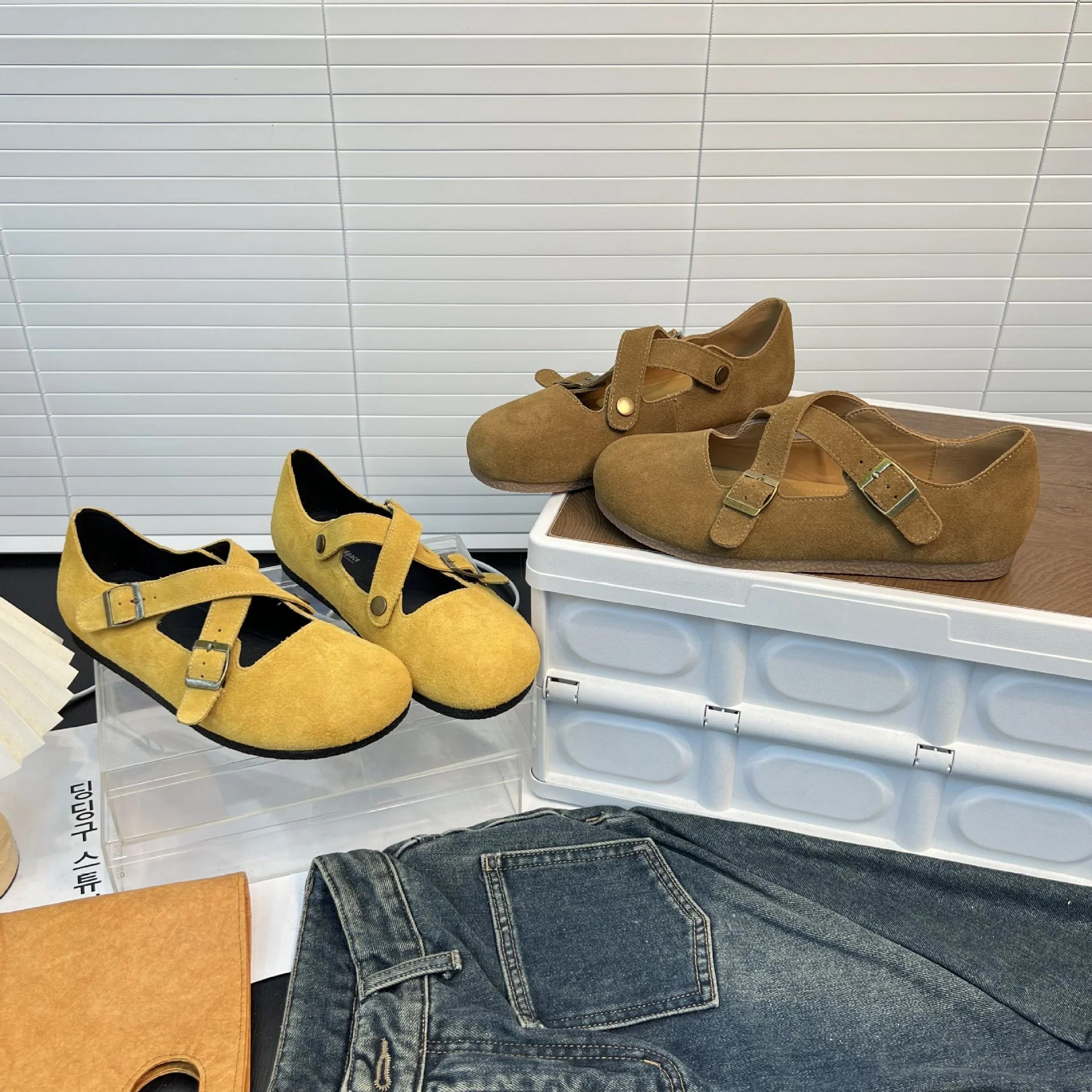 Damen bequeme Clogs mit dekorativem Kreuzriemen und sanfter Wildlederoberfläche Heidi Mode - Image 3