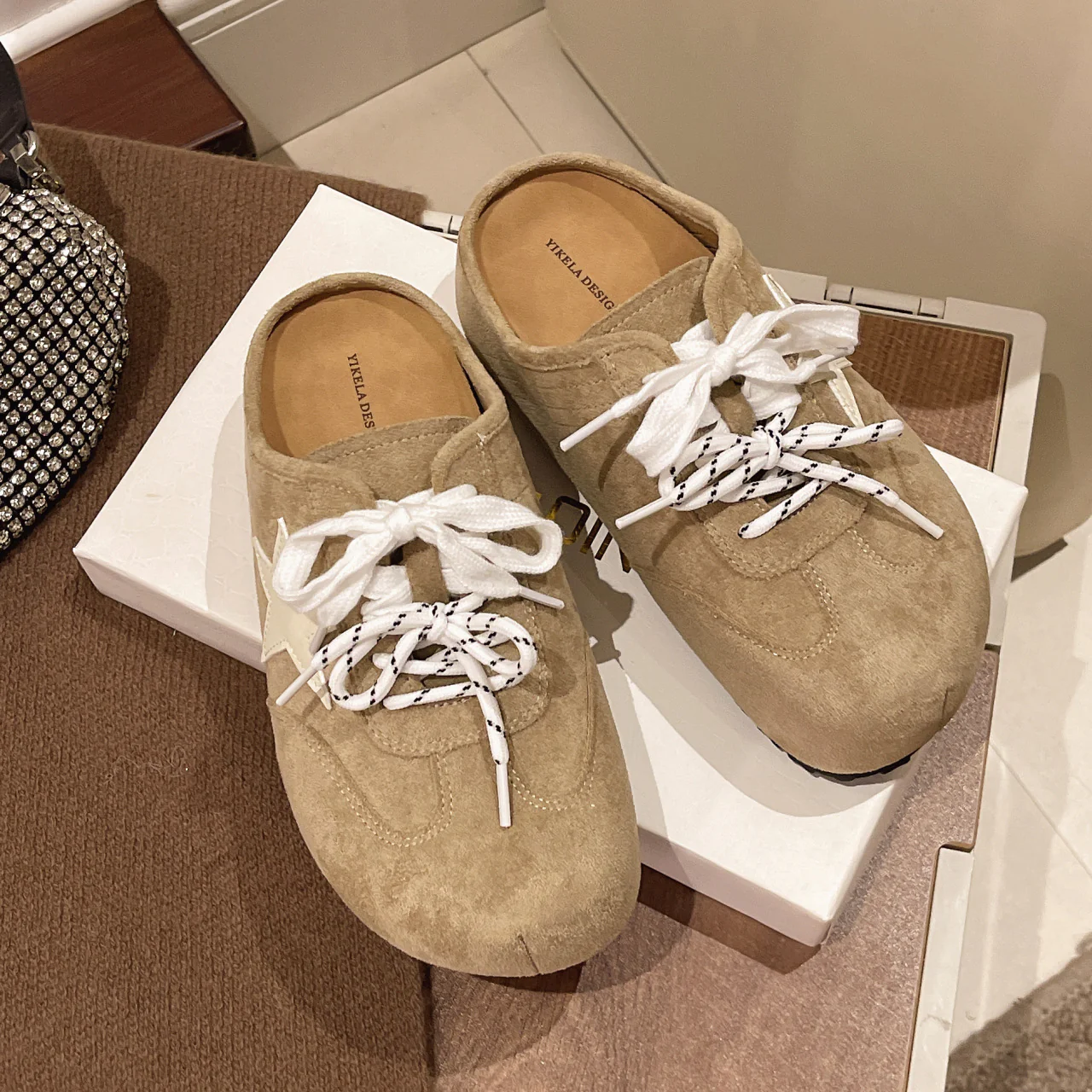 Damen bequeme Clogs mit modischem Sternemblem und rutschfester Sohle Heidi Mode - Image 4