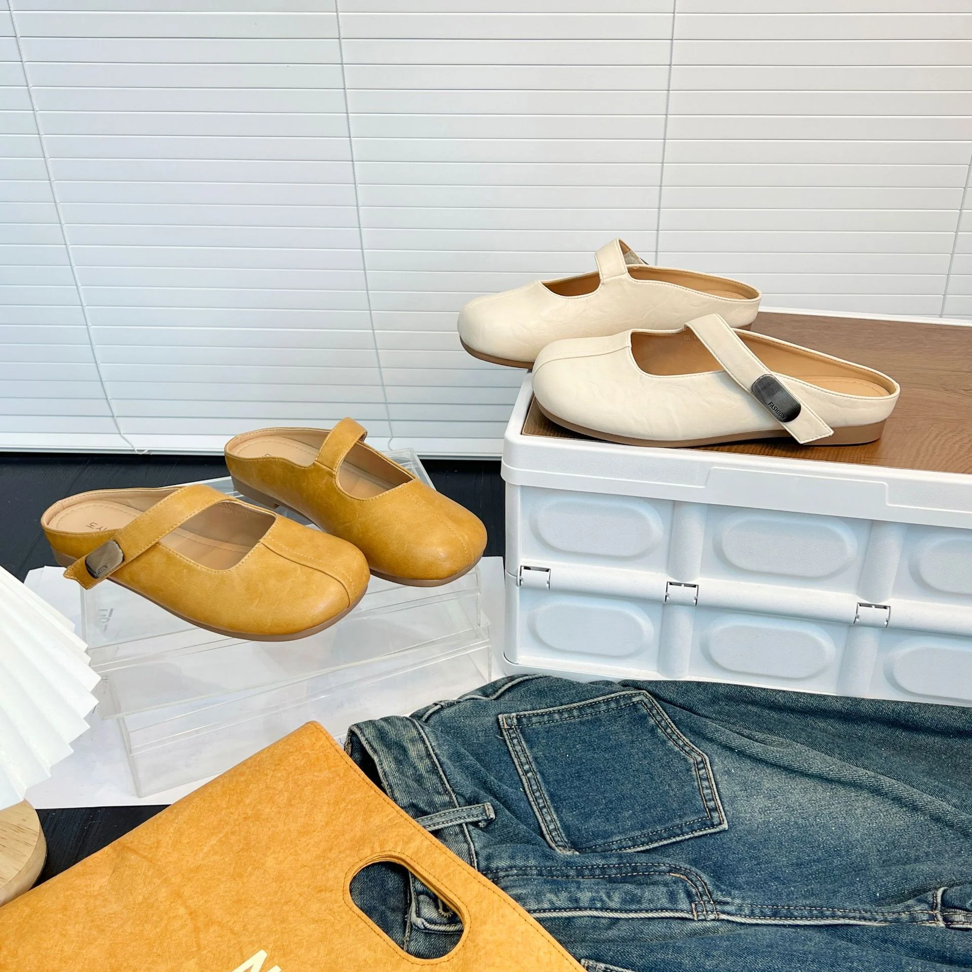 Damen Bequeme Clogs mit praktischem Riemenverschluss und ergonomischer Sohle Heidi Mode - Image 3