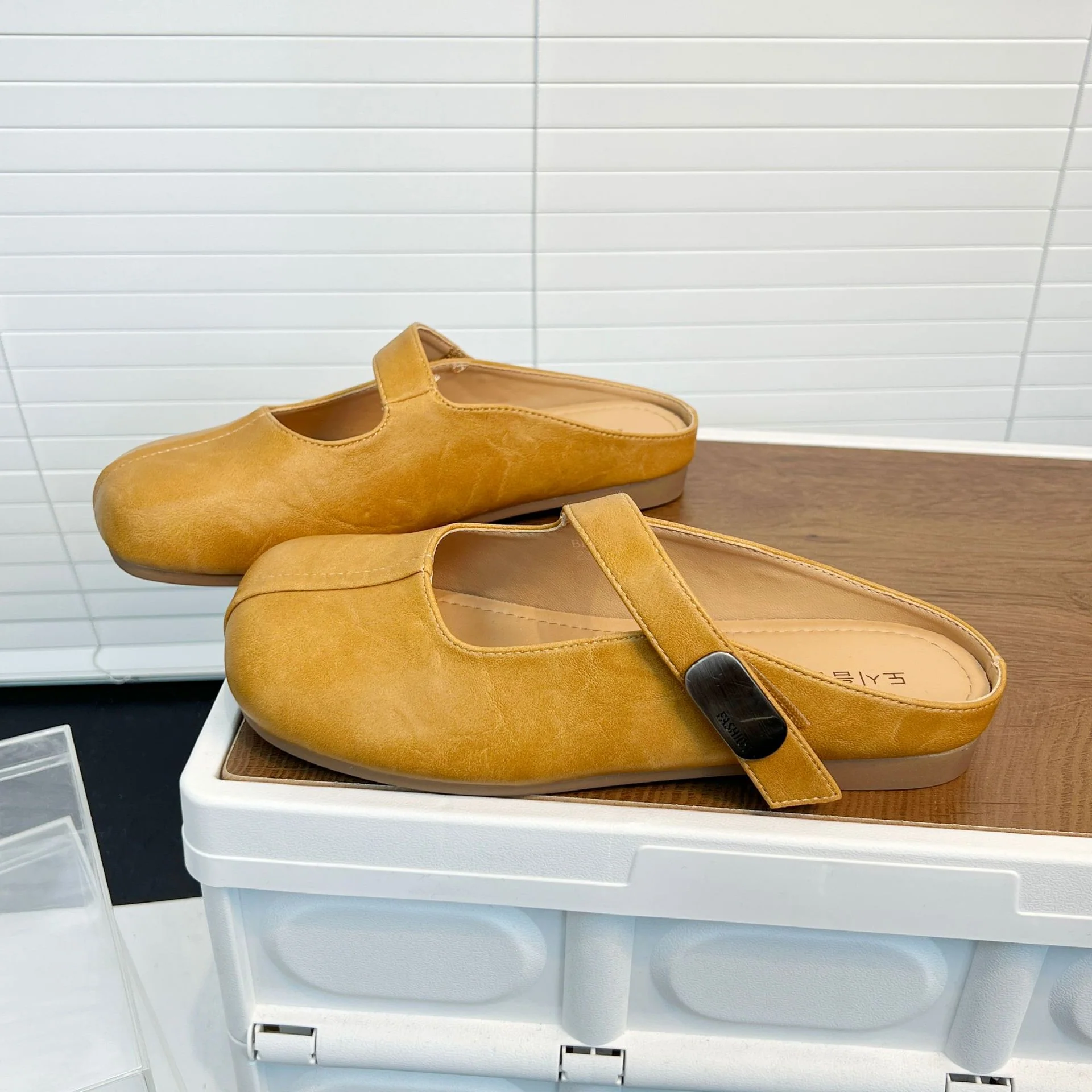 Damen Bequeme Clogs mit praktischem Riemenverschluss und ergonomischer Sohle Heidi Mode - Image 7