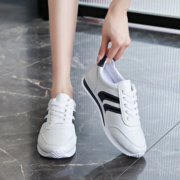 Damen Bequeme Freizeitsneaker mit atmungsaktiver Oberflächenstruktur Heidi Mode - Image 3