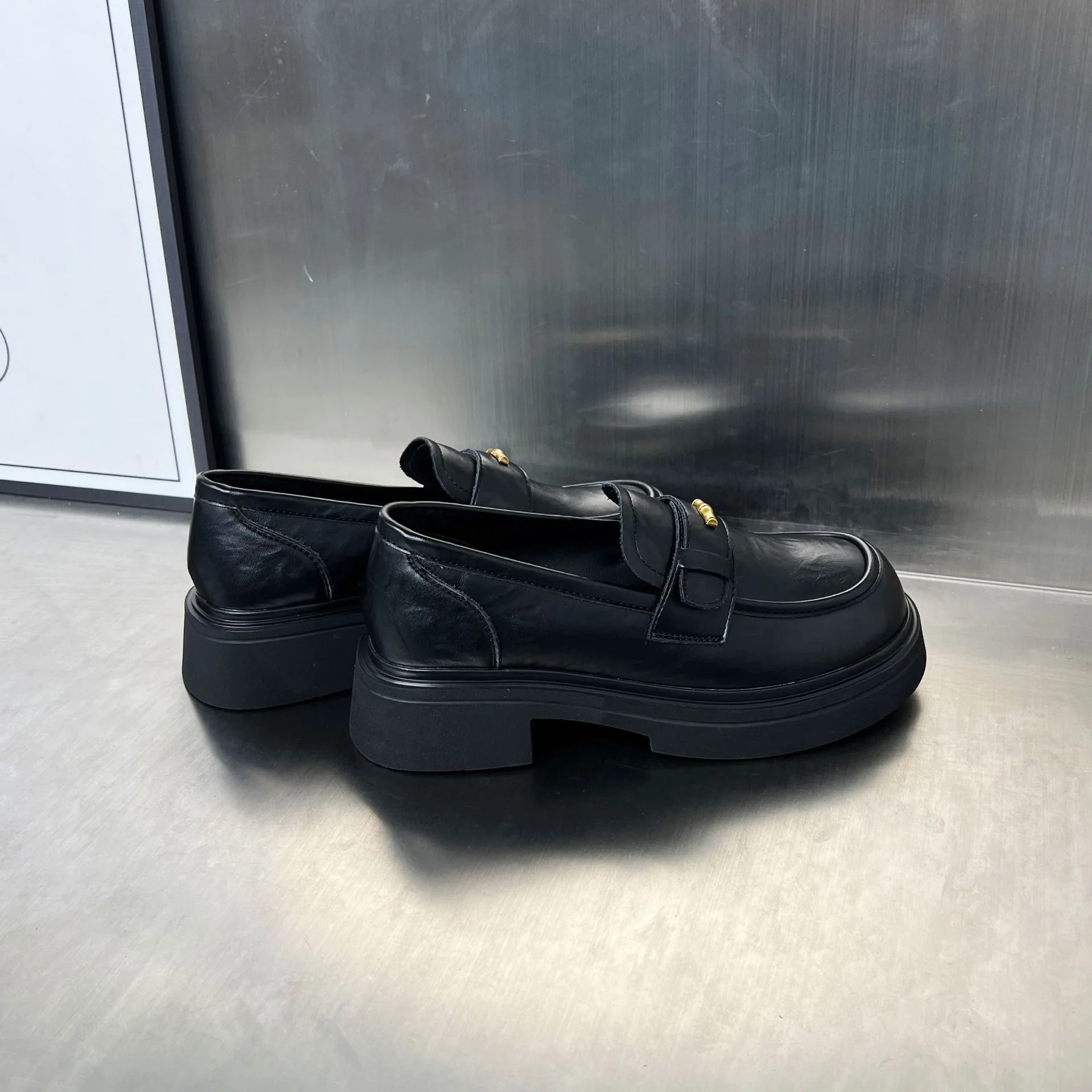 Damen Bequeme Loafers mit klobiger Sohle und eleganter Schnalle Heidi Mode - Image 3