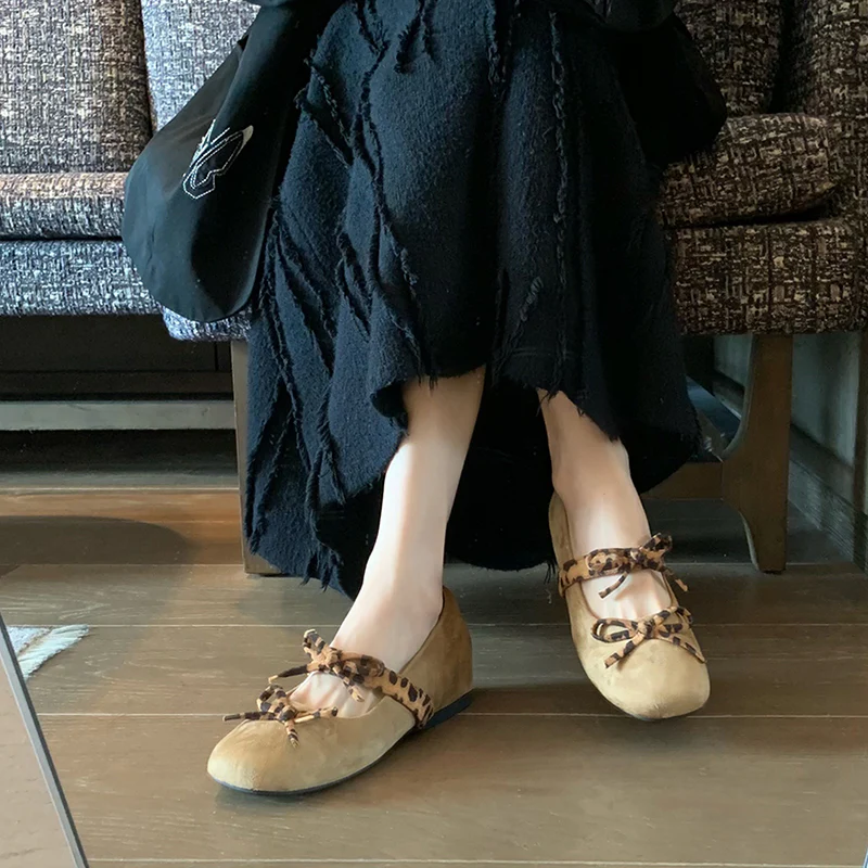 Damen bequeme Mokassins mit dekorativem Tiermuster und raffiniertem Schleifenakzent Heidi Mode - Image 2