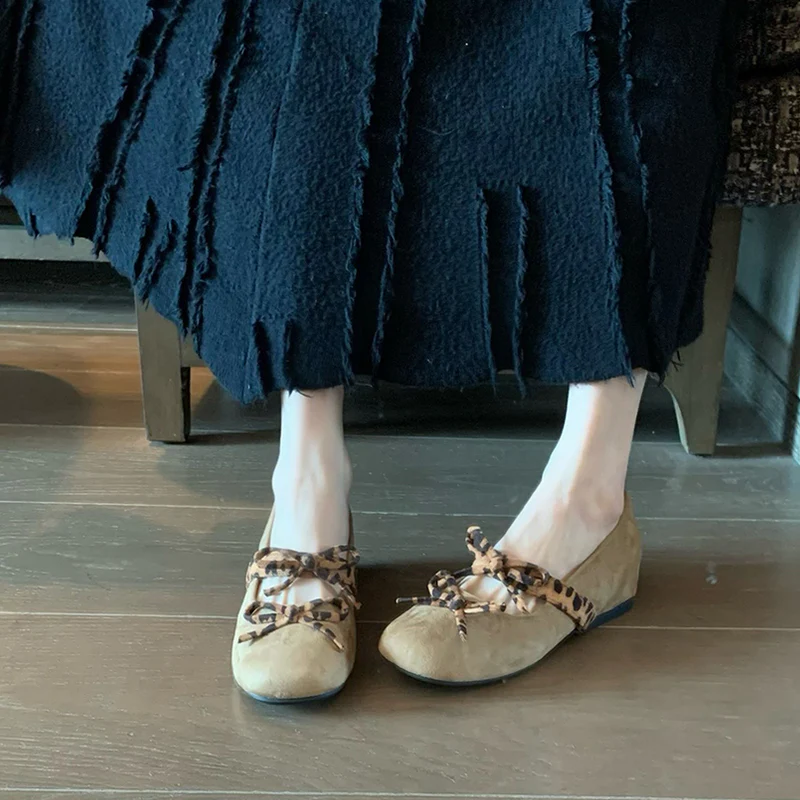 Damen bequeme Mokassins mit dekorativem Tiermuster und raffiniertem Schleifenakzent Heidi Mode - Image 4