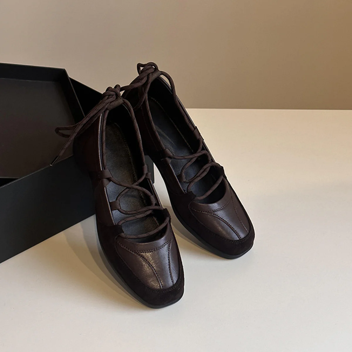 Damen bequeme Mokassins mit raffinierten Schnürdetails und komfortabler Sohle Heidi Mode - Image 4