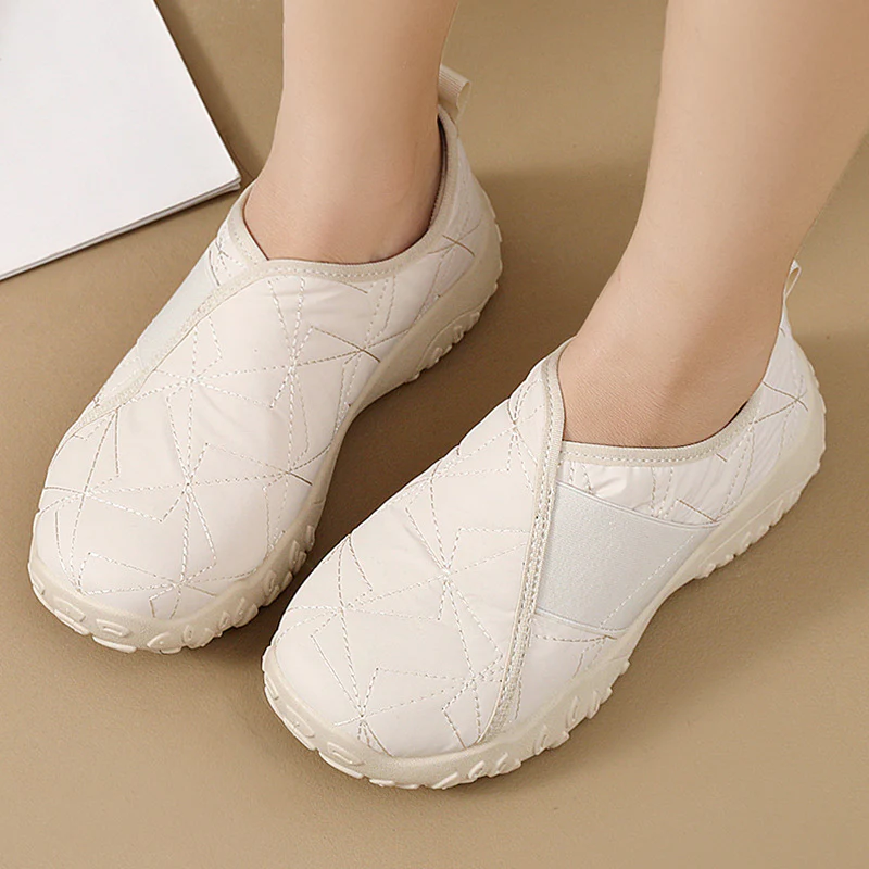 Damen Bequeme Outdoor-Slipper mit strukturiertem Obermaterial und rutschfester Sohle Heidi Mode - Image 3