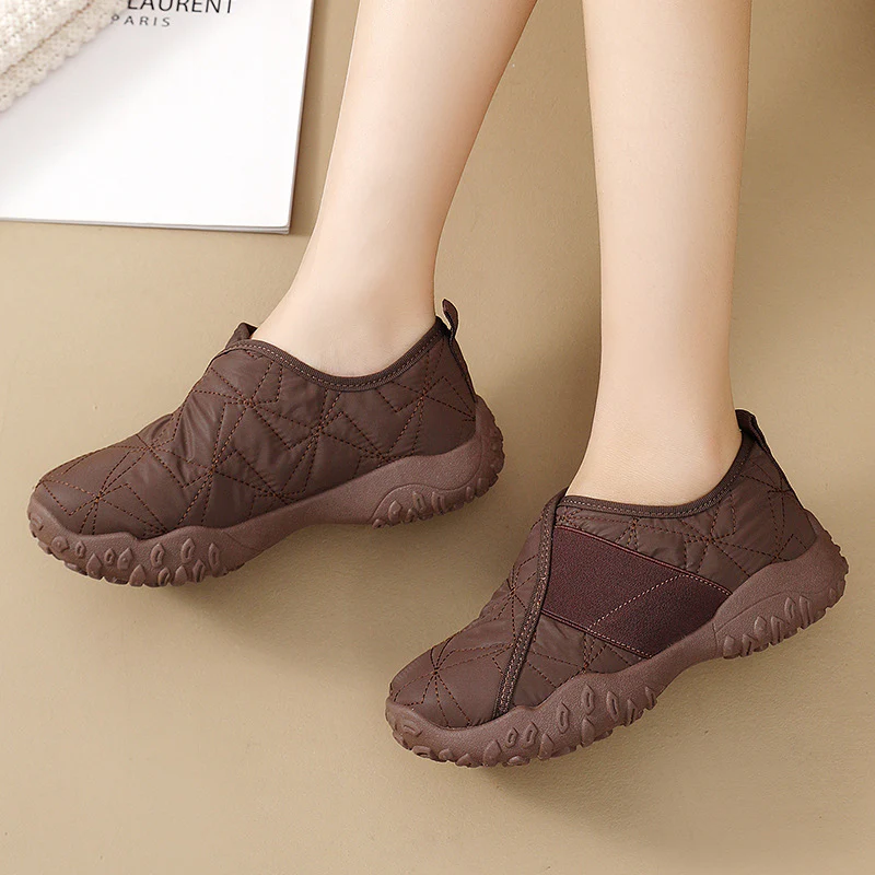 Damen Bequeme Outdoor-Slipper mit strukturiertem Obermaterial und rutschfester Sohle Heidi Mode - Image 4