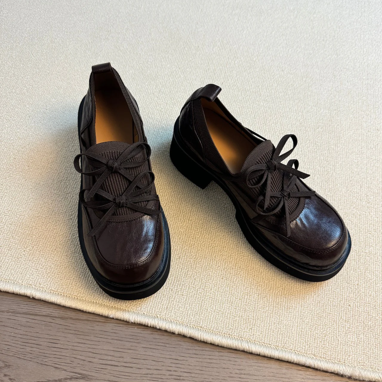 Damen Bequeme Schnürschuhe mit modischem Design und robustem Absatz Heidi Mode - Image 3
