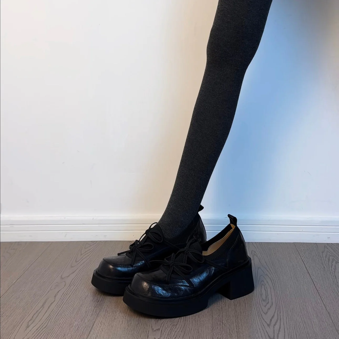 Damen Bequeme Schnürschuhe mit modischem Design und robustem Absatz Heidi Mode - Image 4