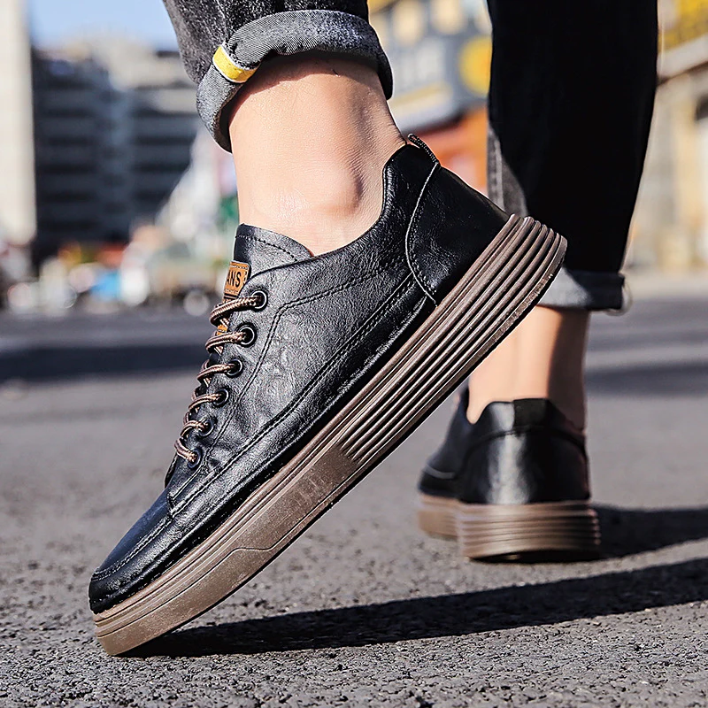 Damen Bequeme schwarze Sneaker mit dämpfender Sohle und modischem Design Heidi Mode - Image 4