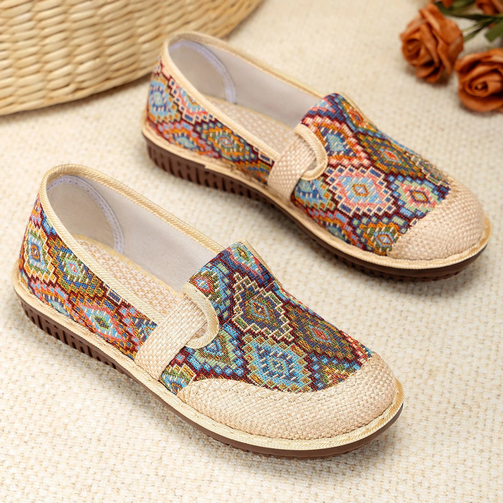 Damen Bequeme Slip-On Clogs mit buntem Jacquard-Muster Heidi Mode - Image 3