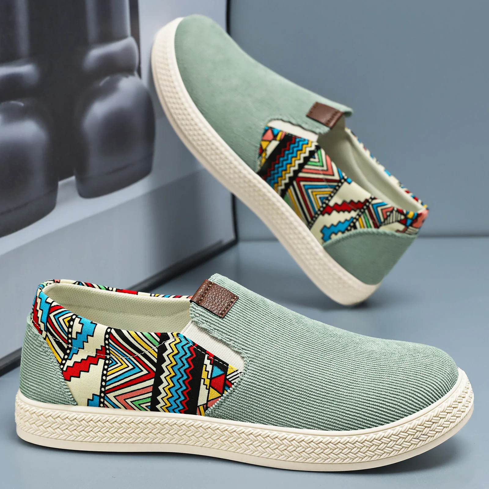 Damen Bequeme Slip-On Freizeitschuhe mit buntem Ethno-Muster Heidi Mode - Image 2