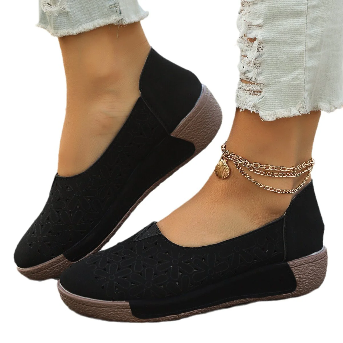 Damen Bequeme Slip-On Schuhe mit floraler Cut-Out-Optik Heidi Mode - Image 5