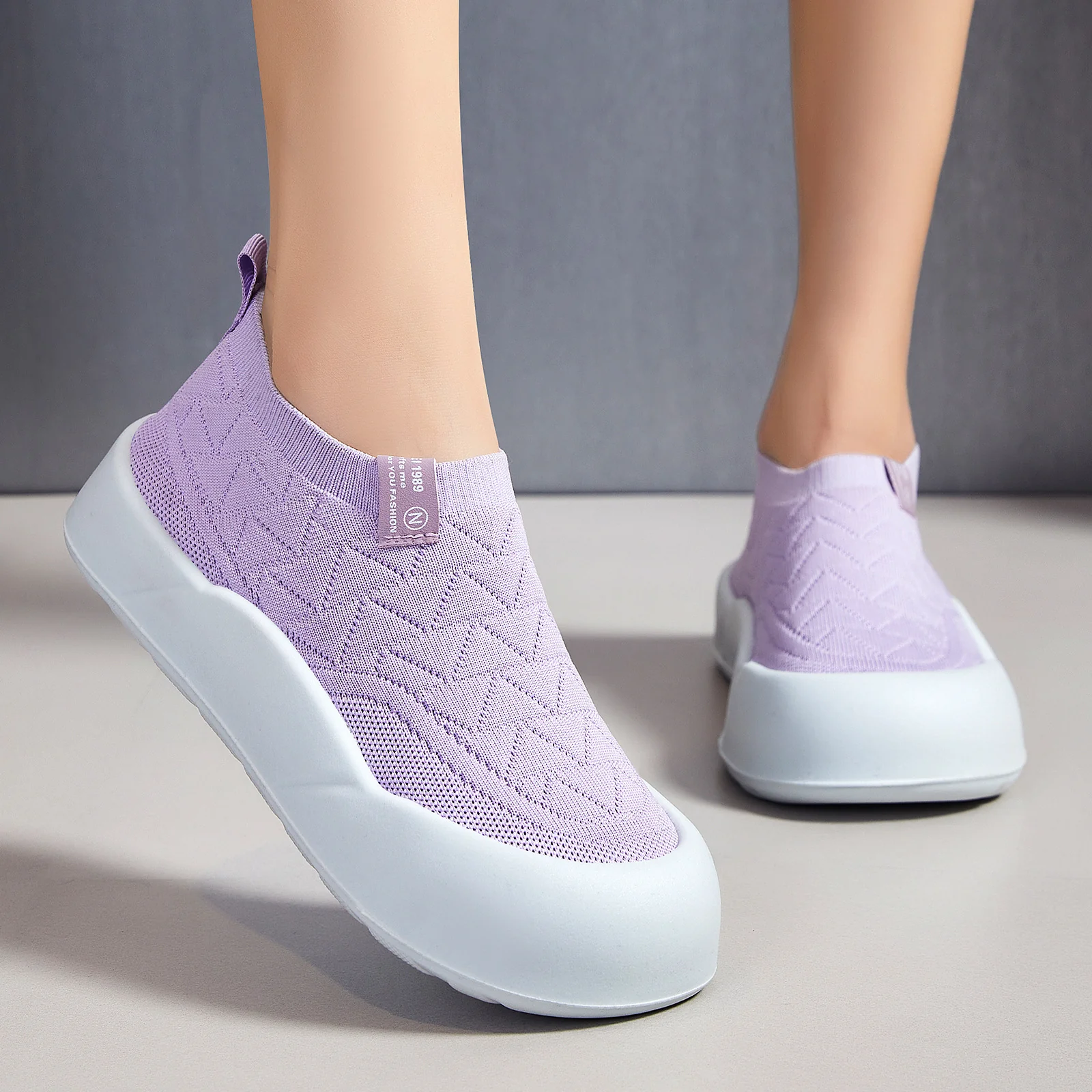 Damen Bequeme Slip-On Sportschuhe mit stoßdämpfendem Fußbett Heidi Mode - Image 2