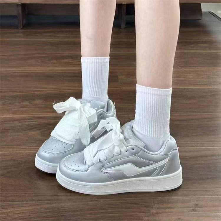 Damen Bequeme Sneaker mit modernem Obermaterial und gepolsterter Sohle Heidi Mode - Image 3