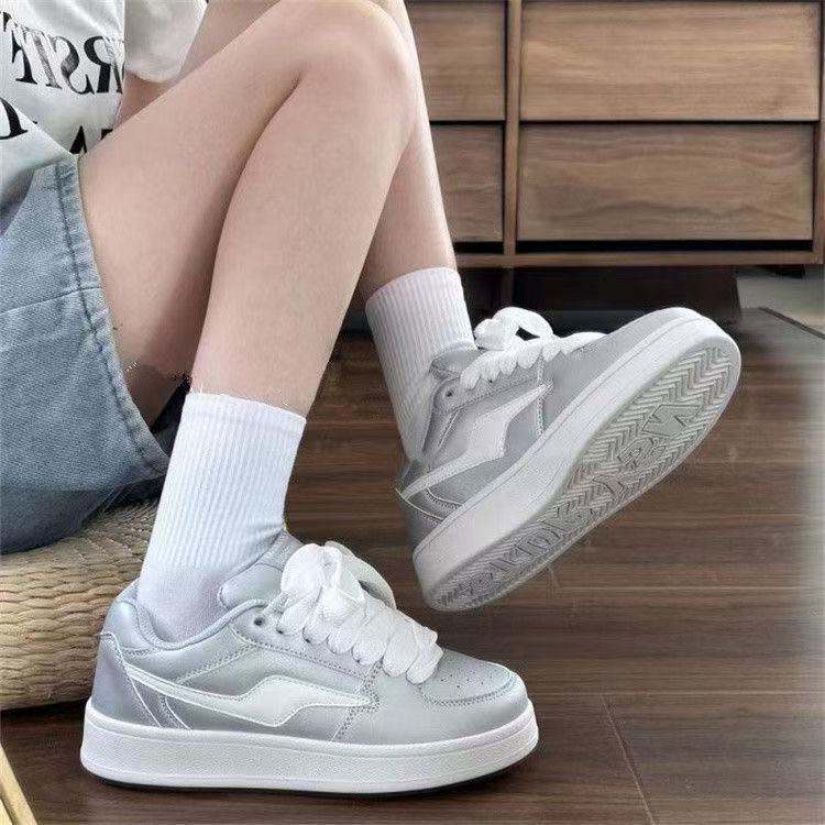 Damen Bequeme Sneaker mit modernem Obermaterial und gepolsterter Sohle Heidi Mode - Image 4