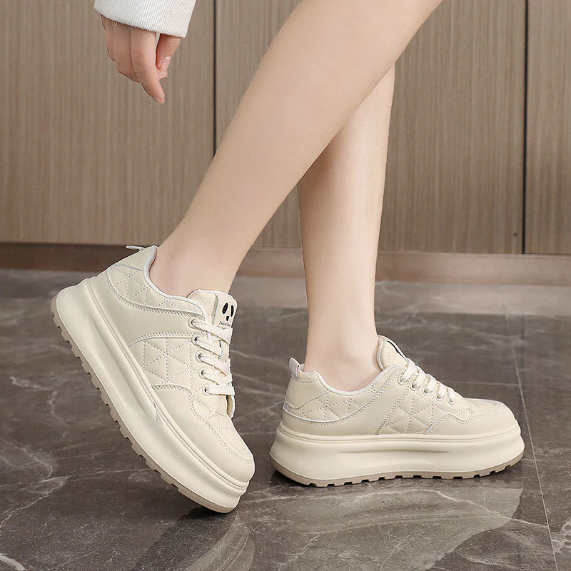 Damen Bequeme Traillaufschuhe mit dämpfender Sohle und gestepptem Obermaterial Heidi Mode - Image 3