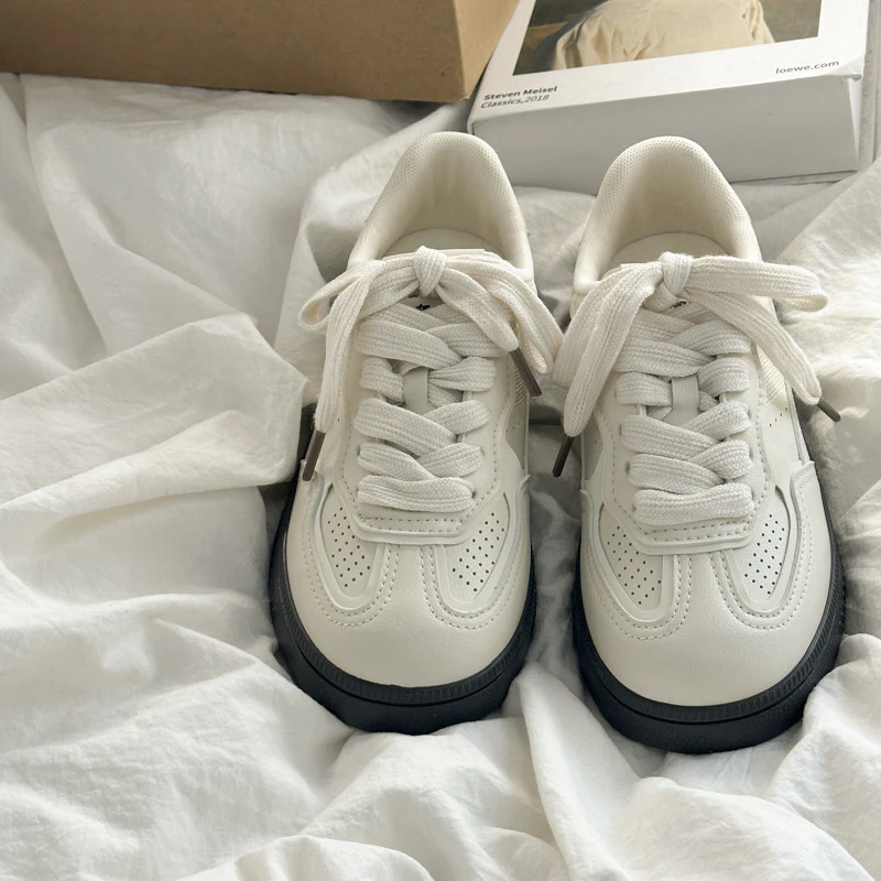 Damen Bequeme Turnschuhe mit atmungsaktiver Oberflächenstruktur und rutschfester Sohle Heidi Mode - Image 2