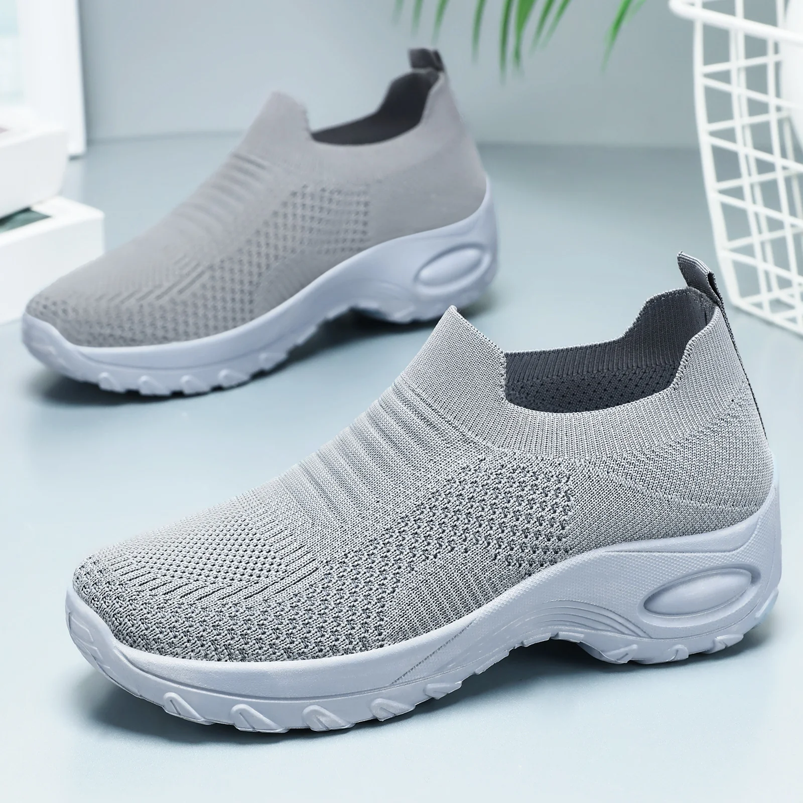Damen Bequeme und atmungsaktive Slip-On Laufschuhe mit elastischem Obermaterial Heidi Mode - Image 2