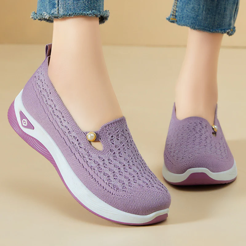 Damen Bequeme und atmungsaktive Slip-On Sneakers mit modischer Lochstrick-Optik Heidi Mode - Image 7