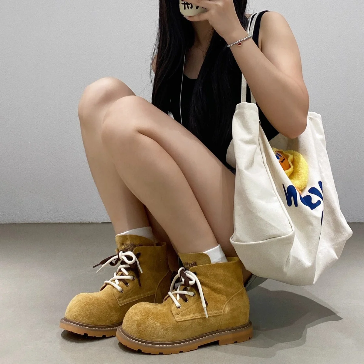 Damen bequeme und stilvolle Chelsea Boots mit trendy Schnürung Heidi Mode - Image 2