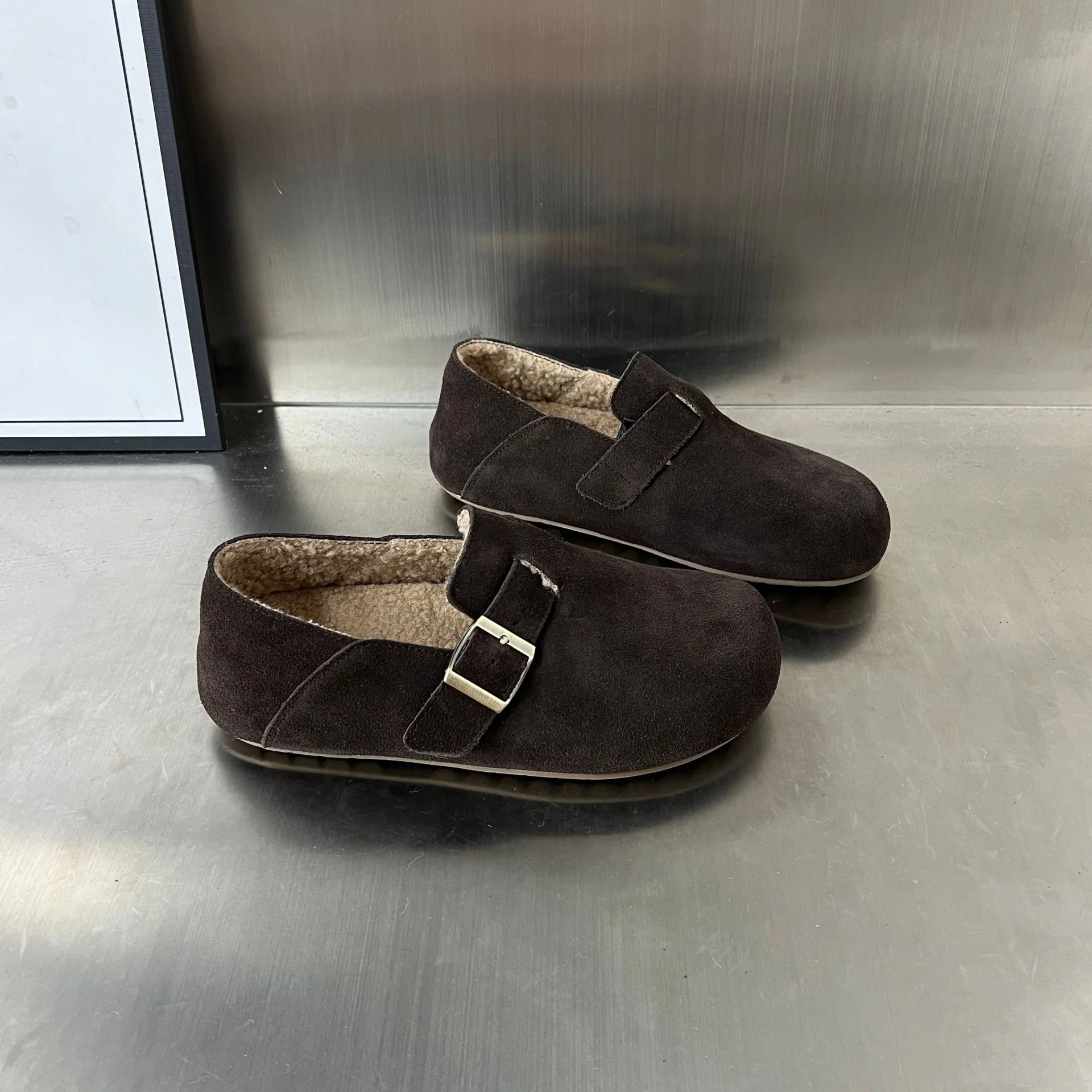 Damen Bequeme und warme Hausschuhe aus hochwertigem Wildleder mit ergonomischem Fußbett Heidi Mode - Image 5