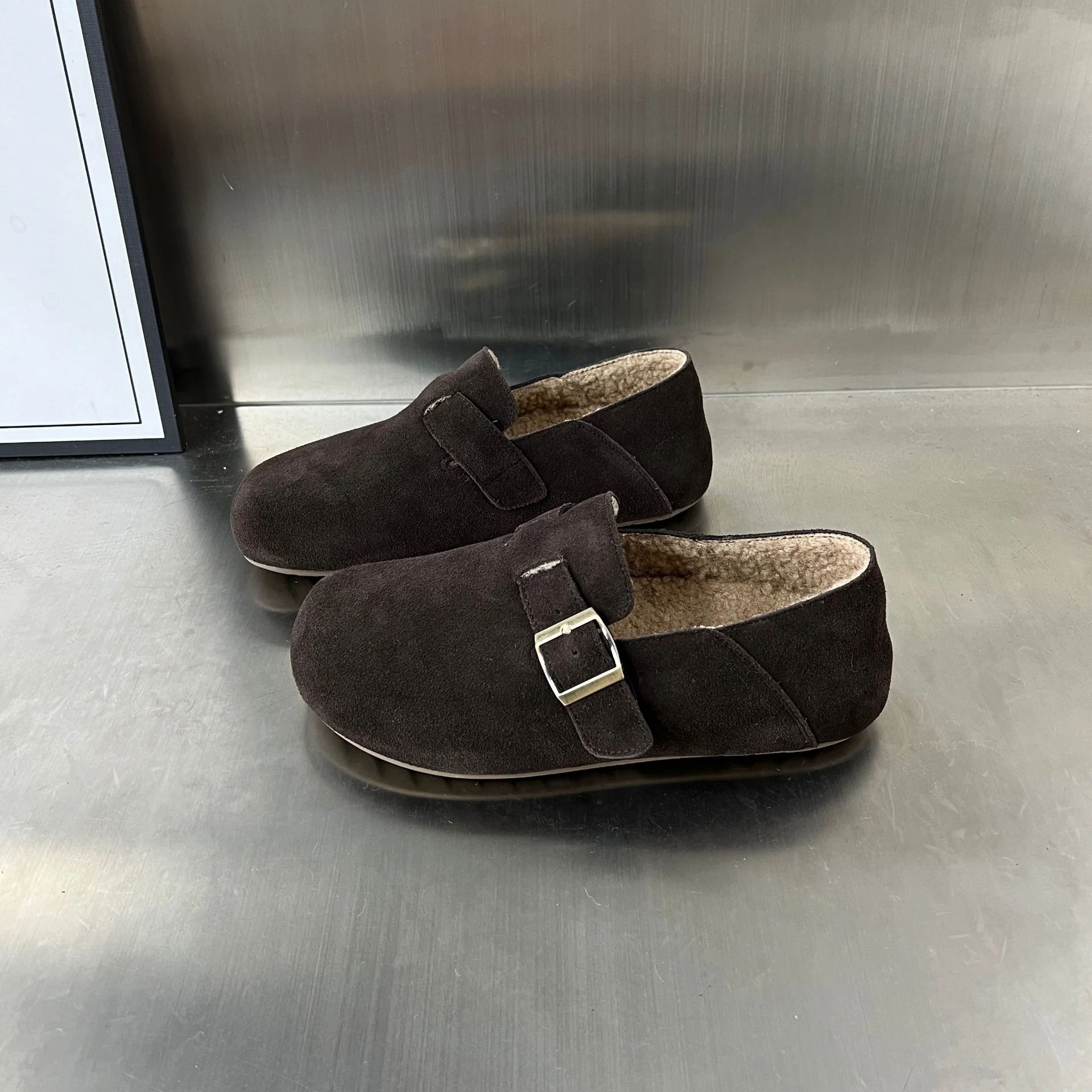 Damen Bequeme und warme Hausschuhe aus hochwertigem Wildleder mit ergonomischem Fußbett Heidi Mode - Image 6