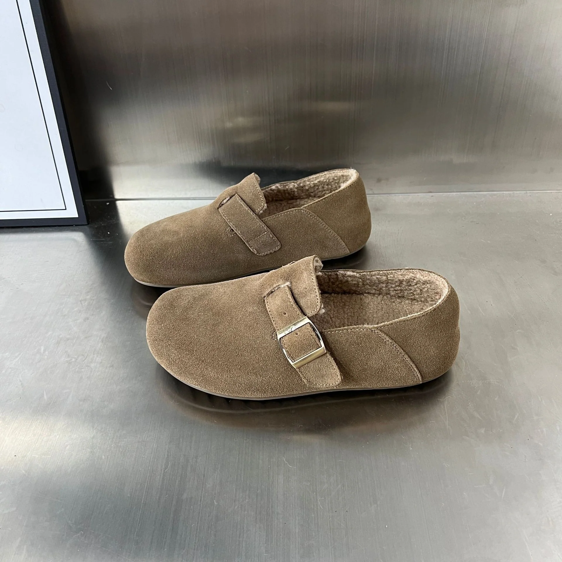 Damen Bequeme und warme Hausschuhe aus hochwertigem Wildleder mit ergonomischem Fußbett Heidi Mode - Image 7