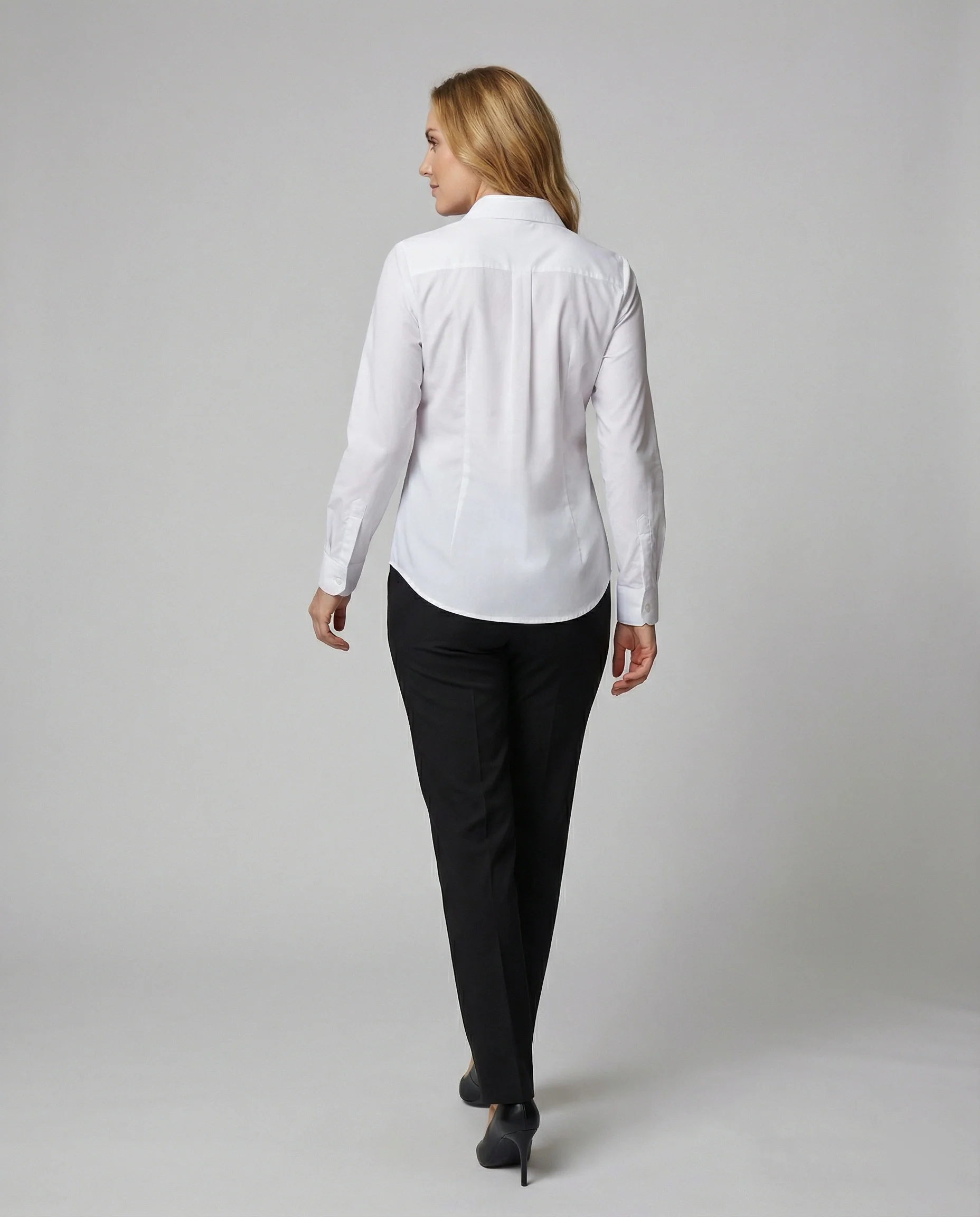 Hemdbluse Damen figurbetont mit Knopfdetails - Image 3