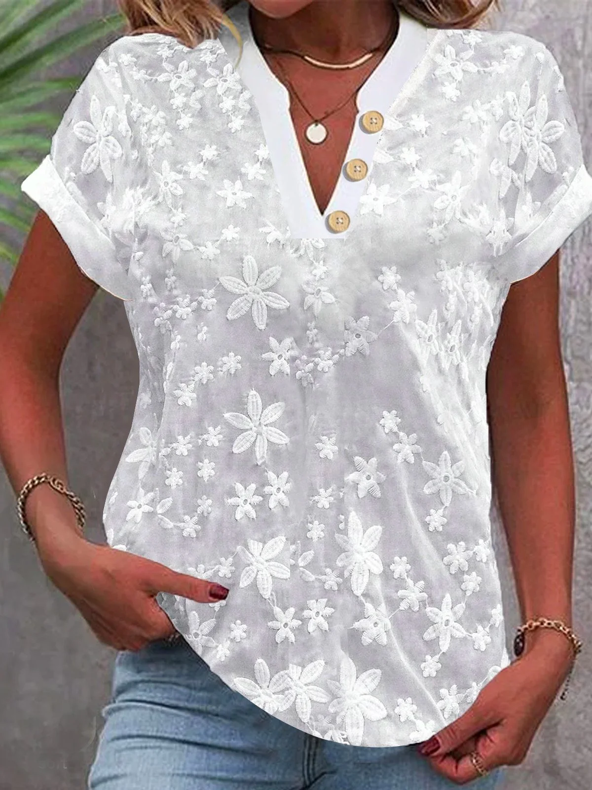 Damen Bluse mit floralem Stickmuster und klassischem V-Ausschnitt Heidi-Mode - Image 7