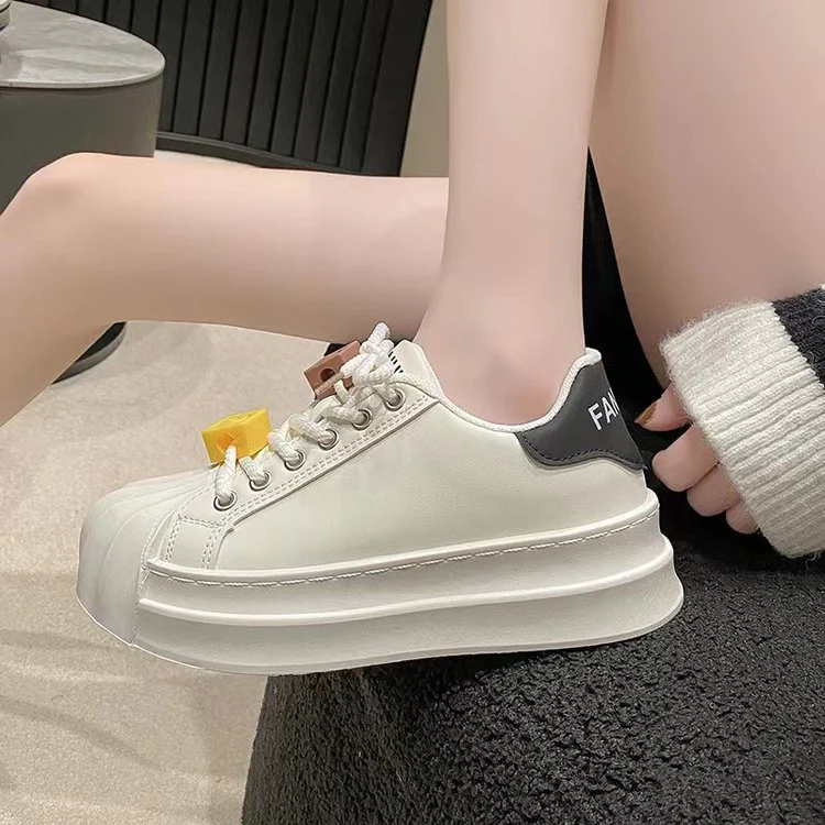 Damen Casual Sneakers mit bunten Schnürsenkeln und komfortabler Plateau-Sohle Heidi Mode - Image 2